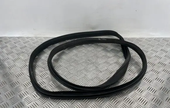 Mercedes-Benz E W212 Rear door rubber seal (on body) A2126970151