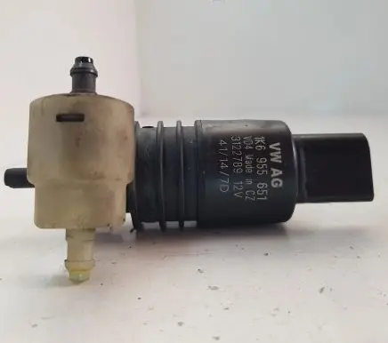 Volkswagen PASSAT B8 Windscreen/windshield washer pump 1K6955651