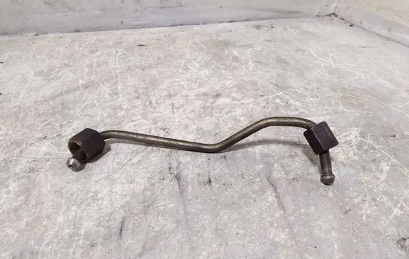 KIA Sorento Fuel injector supply line/pipe 