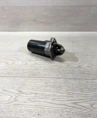 BMW 5 E60 E61 Starter motor 7796892 0001115046