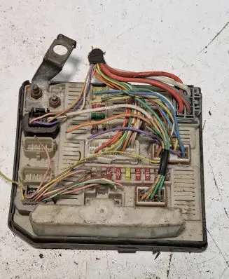 Renault Megane I Fuse module 8200481866 519158083 7950466938