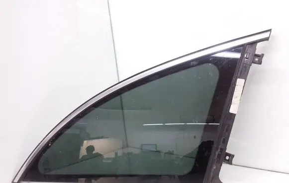 Mercedes-Benz R W251 Rear side window A2516700805 AS3