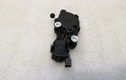 Mercedes-Benz GL X166 Rear door window regulator motor A1666700104
