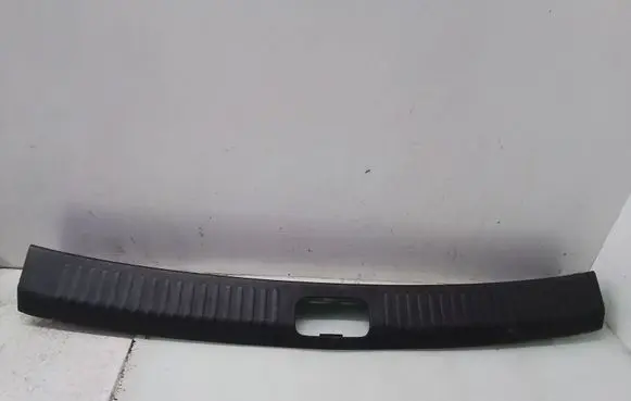 Trunk/boot sill cover protection