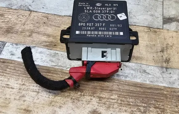 Audi A4 S4 B7 8E 8H Light module LCM 8P0907357F 00020279 5LA00837901