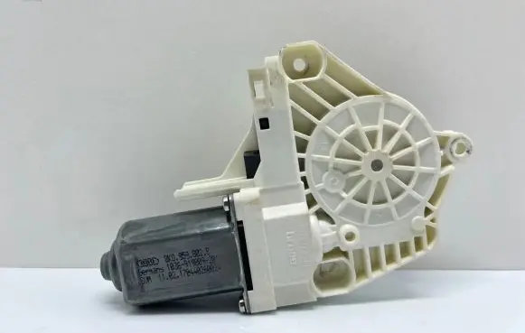 Seat Alhambra (Mk2) Front door window regulator motor 8K0959802B 170440260024 1036919809201