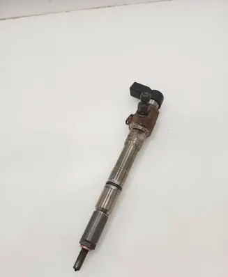Volkswagen Caddy Fuel injector 03L130277B