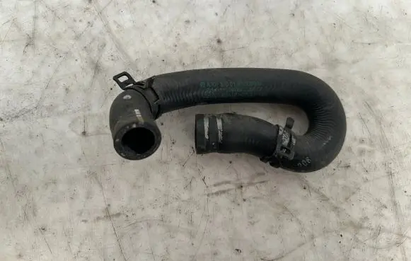 Mercedes-Benz C AMG W204 Engine coolant pipe/hose A2048300196