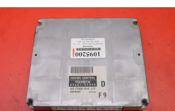 Toyota Corolla Verso E121 Engine control unit/module ECU 896610F090