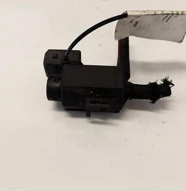 Volkswagen PASSAT B4 Turbo solenoid valve 72234100 1742712