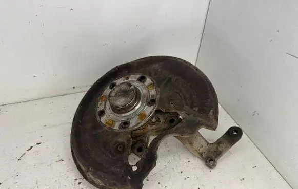 Volkswagen Touran I Rear wheel hub 