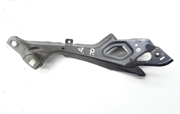 Audi A6 C7 Fender mounting bracket 4G0821136A