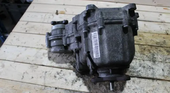 BMW 3 F30 F35 F31 Gearbox transfer box case 8643143