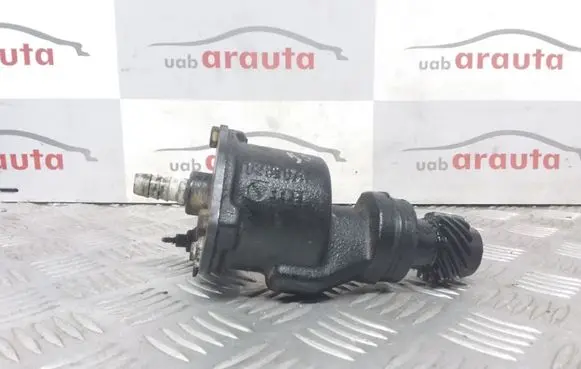 Volkswagen PASSAT B4 Vacuum pump 028207A