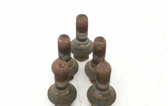 Nuts/bolts