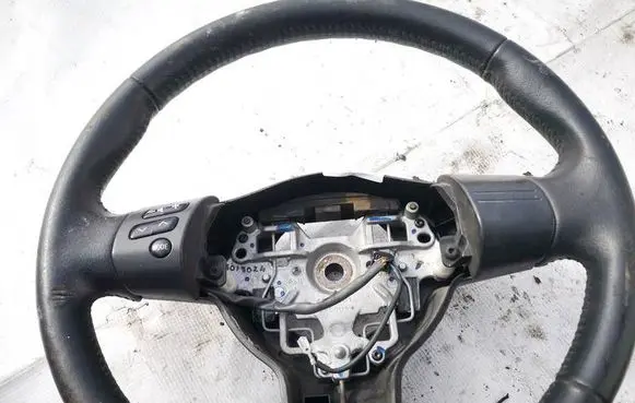 Steering wheel buttons/switches
