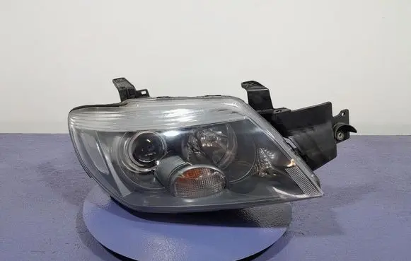 Mitsubishi Outlander Headlight/headlamp 