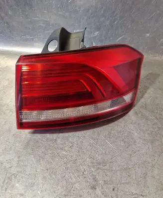 Volkswagen PASSAT B8 Rear/tail lights 195290
