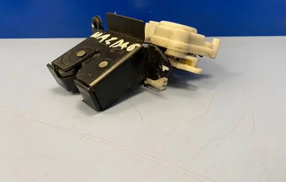 Mazda 6 Tailgate/trunk/boot lock/catch/latch B6701