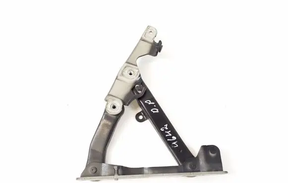 Engine bonnet/hood hinges