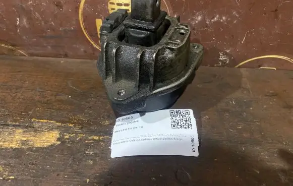 BMW 5 F10 F11 Engine mount bracket 2211677737104