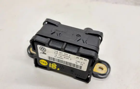Volkswagen Touran I ESP acceleration yaw rate sensor 7H0907655A