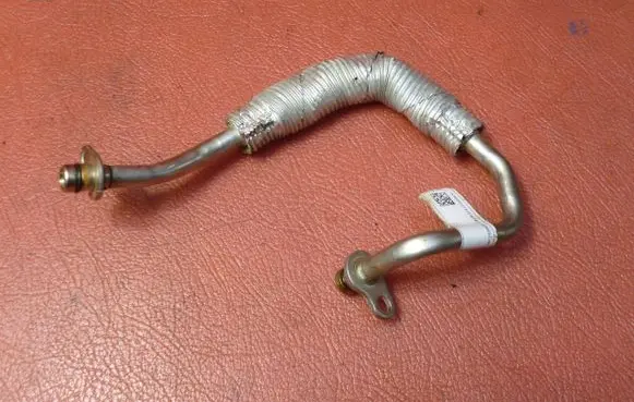 BMW 2 F46 Turbo turbocharger oiling pipe/hose 7617536