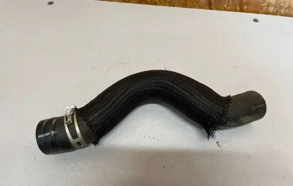 Nissan Qashqai Engine coolant pipe/hose
