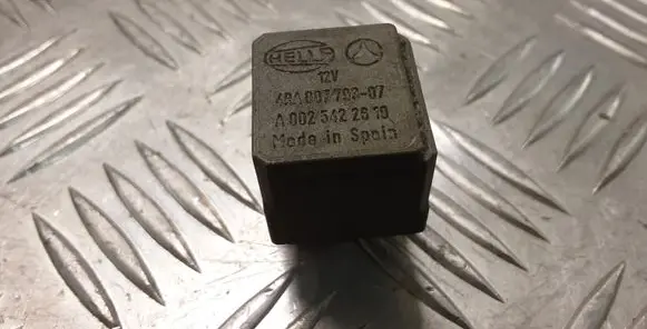 Mercedes-Benz ML W163 Other relay A0025422619