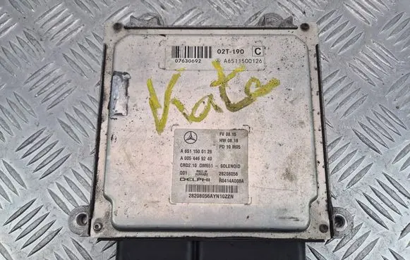 Mercedes-Benz C W204 Engine control unit/module A6511500126 28208056 A0054469240