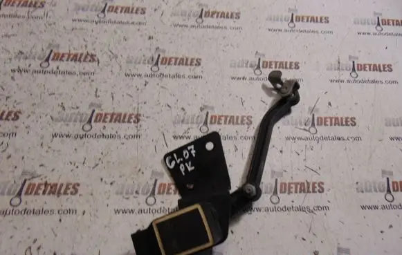Mercedes-Benz GL X164 Headlight/headlamp level sensor A0105427717