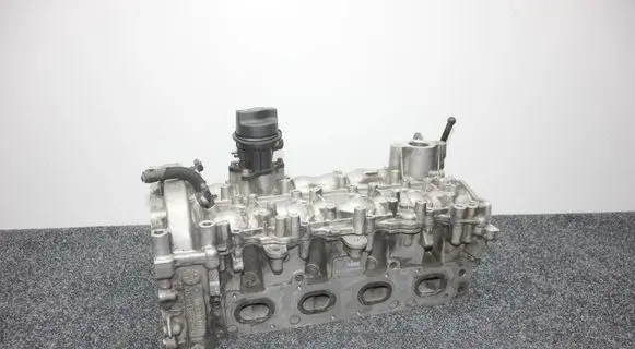 Mercedes-Benz CLA C117 X117 W117 Engine head R270016 A2700102502