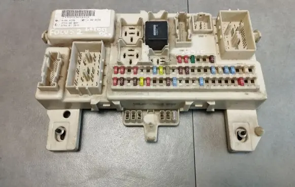 Ford Focus Fuse module 4M5T14A073AF