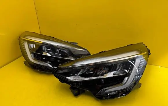 Renault Clio V Headlight/headlamp 260600149R