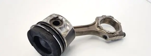 Toyota Corolla Verso AR10 Piston with connecting rod