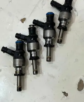 Audi A8 S8 D4 4H Fuel injector 079036G