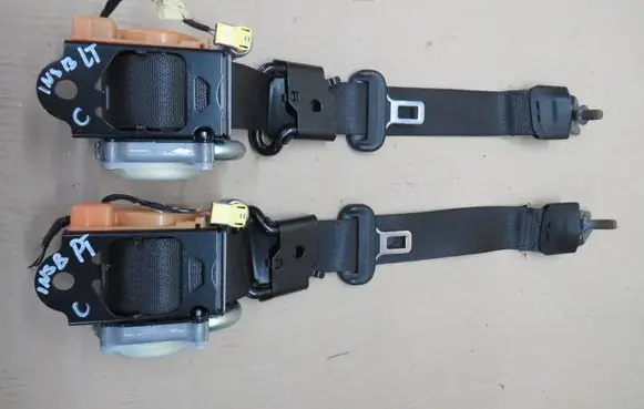Opel Insignia B Rear seatbelt 39133021 565485871