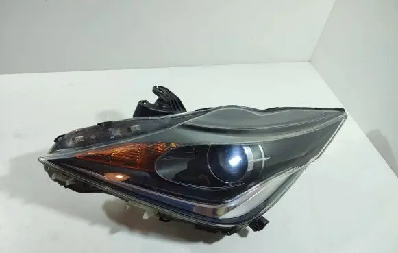 Toyota Aygo AB40 Headlight/headlamp