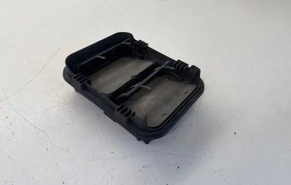 Opel Vivaro Quarter panel pressure vent 93862182