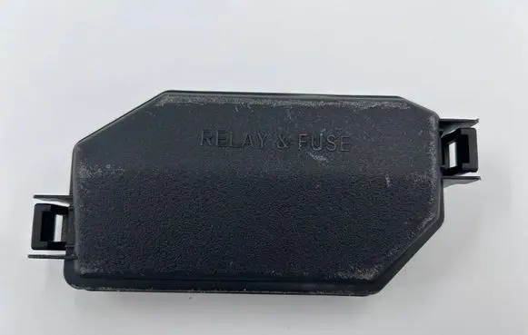 Toyota C-HR I Fuse box cover 82662F4270