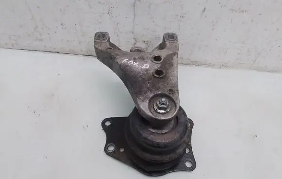 Volkswagen Fox Engine mount bracket