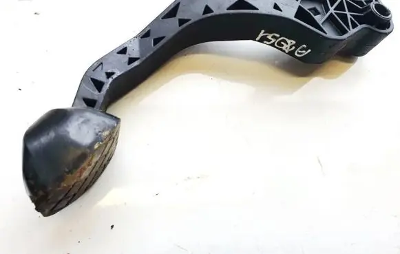 Volkswagen Polo Clutch pedal 6q1721321c