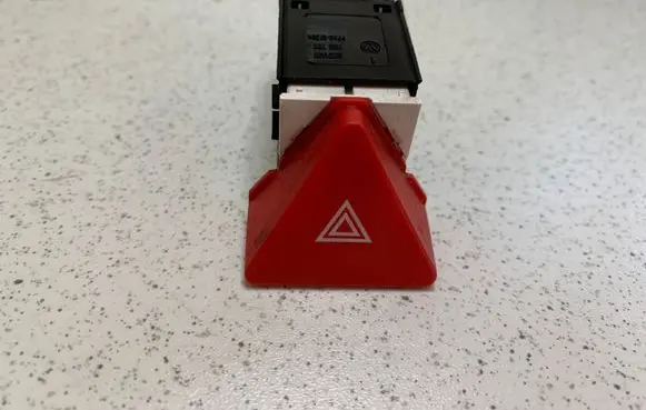 Volkswagen Touran I Hazard light switch 1T0953509
