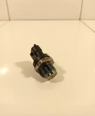 Fuel pressure sensor