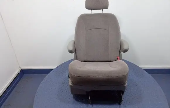 Chevrolet Caravan Second row seats 