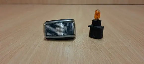 Volvo S40, V40 Front fender indicator light 9178885
