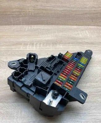 BMW 5 E60 E61 Fuse module 9138830 913883001