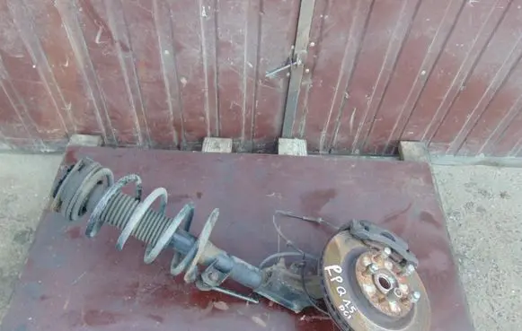 Nissan Qashqai Front wheel hub spindle knuckle