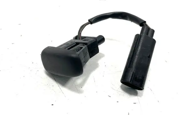 BMW X3 E83 Windshield washer spray nozzle 61667110851 7110851