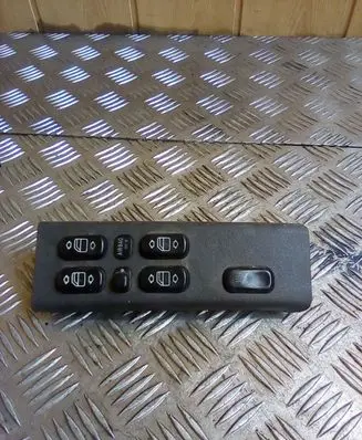Mercedes-Benz A W168 Electric window control switch 1688202810 03753200